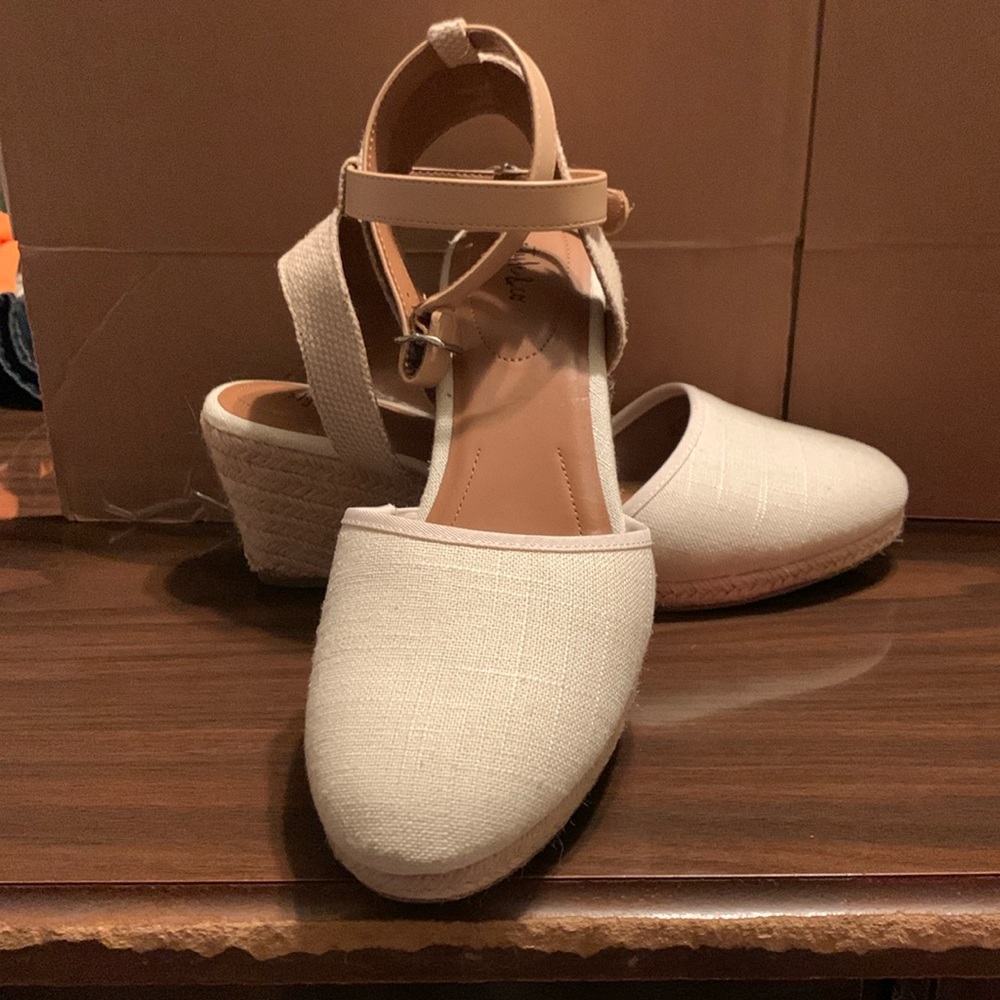 Ladies ankle strap shoes